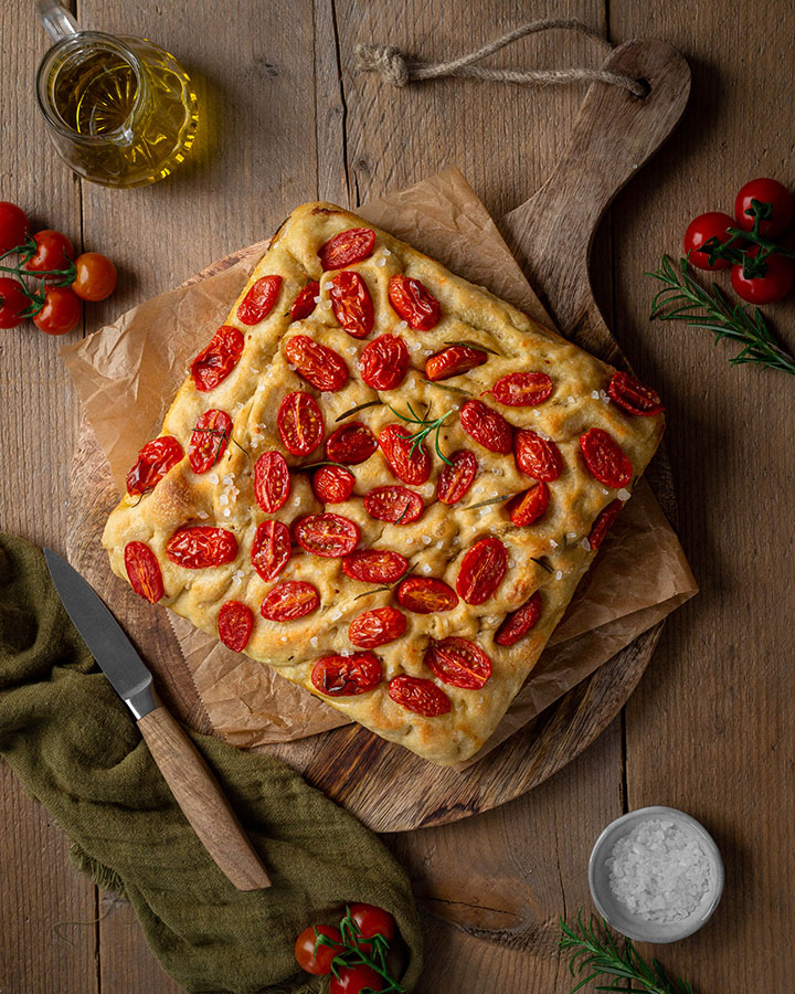 Focaccia mit Tomaten - einfaches Rezept – Use Your Food