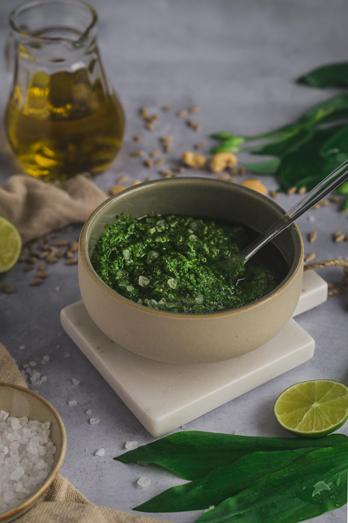 Bärlauch Pesto selbst gemacht und vegan