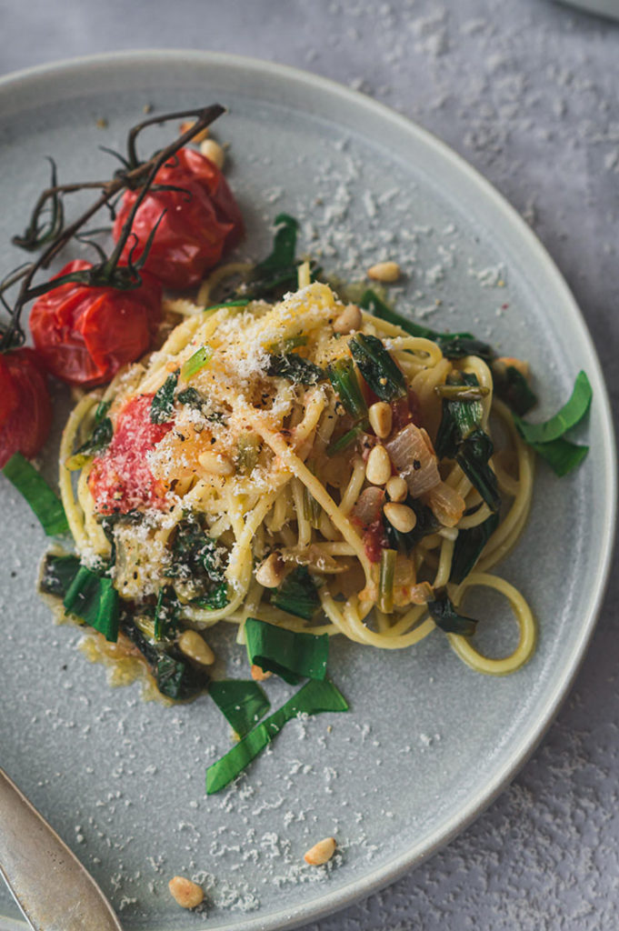 Spaghetti mit Bärlauch Tomatensauce