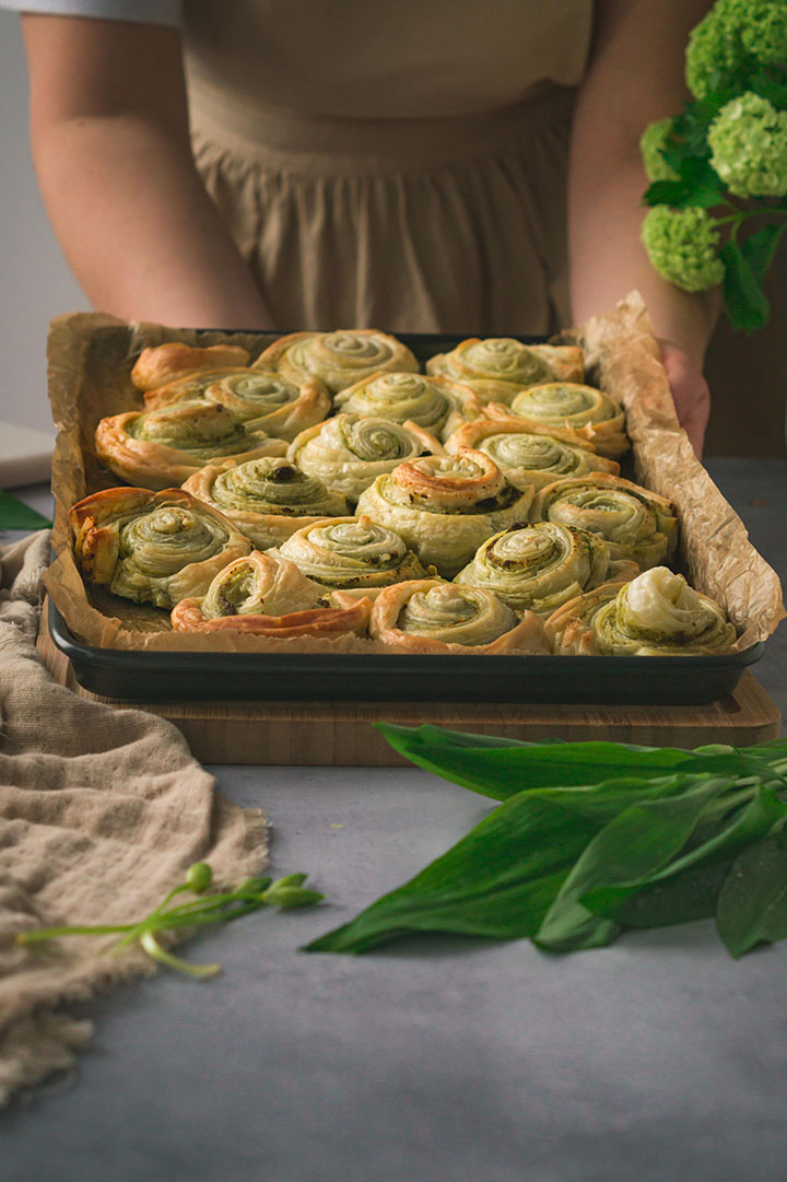 Einfache Blätterteigschnecken mit Pesto – Use Your Food