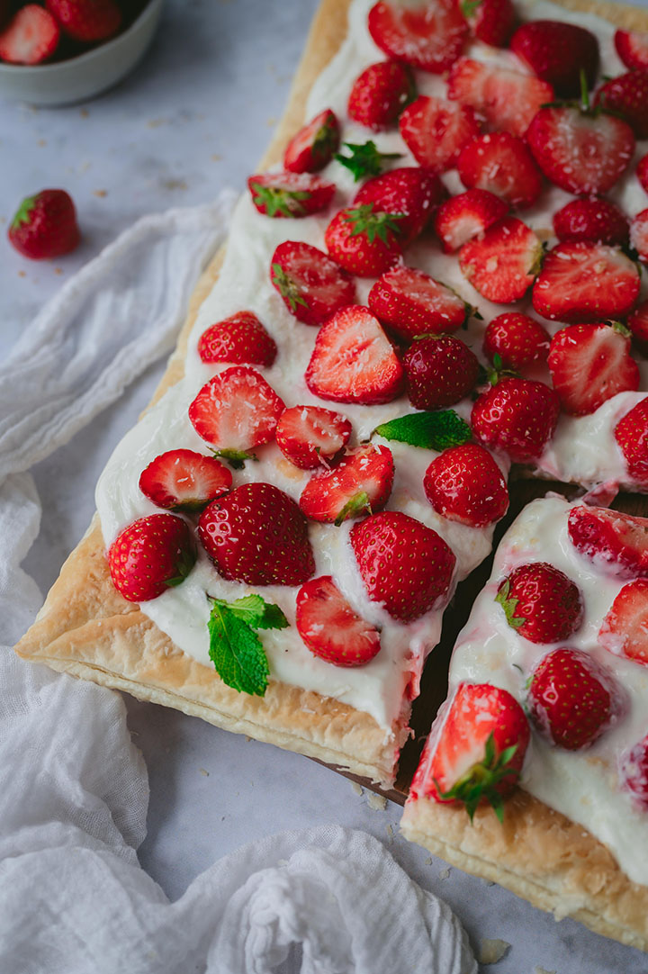 Blätterteigtarte mit Erdbeeren - schnell und einfach – Use Your Food