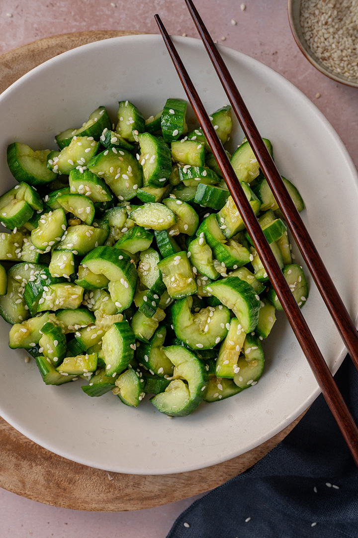 Chinesischer Gurkensalat mit Sojasauce und Sesam – Use Your Food