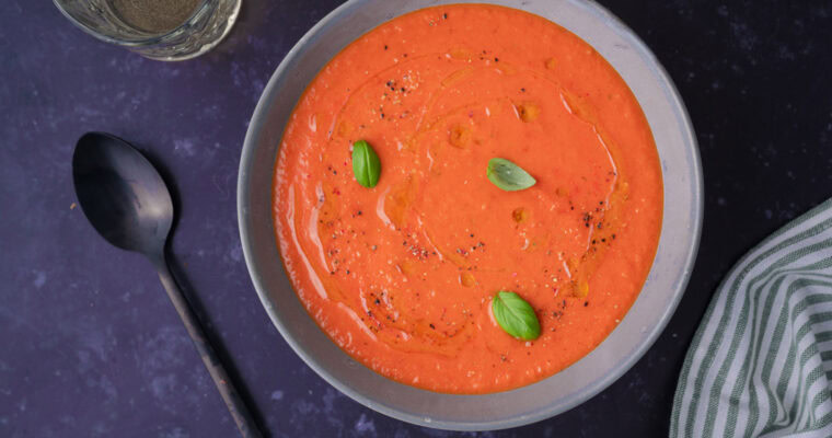 Schnelle Tomatensuppe mit Dosentomaten