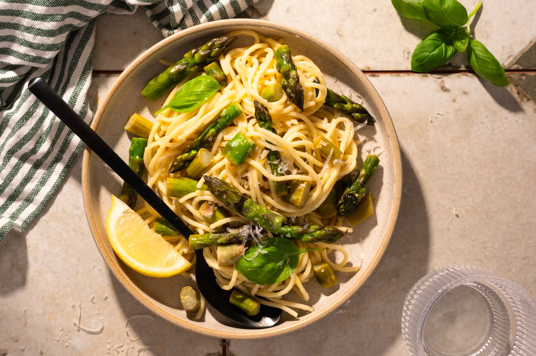 Pasta mit grünem Spargel, Zitrone und Butter – Use Your Food