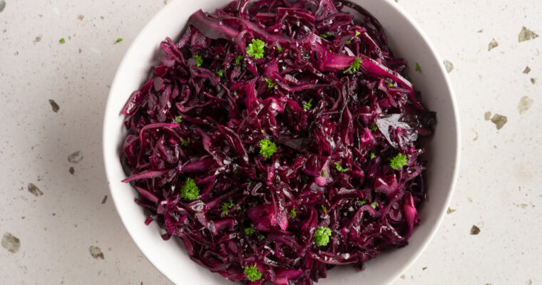 Schneller Rotkohlsalat – Rotkohl roh verwerten
