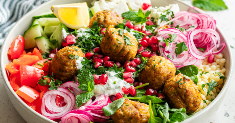 Falafel Bowl mit Joghurtsauce