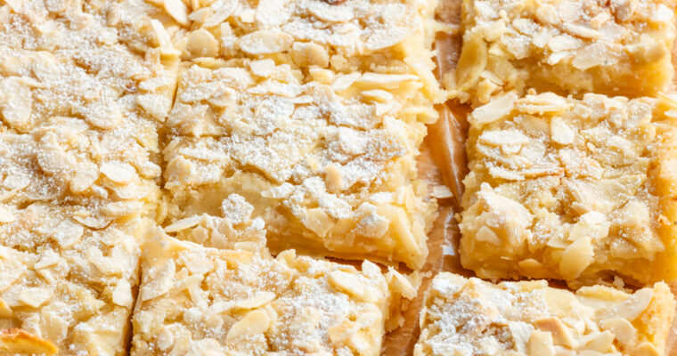 Einfacher Apfelkuchen vom Blech ohne Ei
