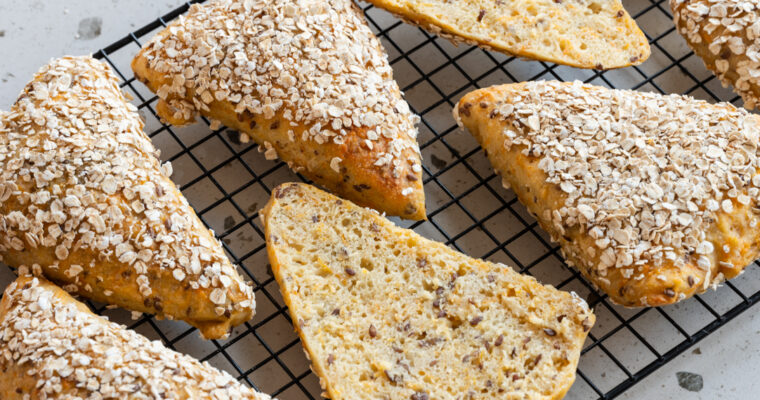 Skyr-Karotten-Brötchen ohne Kneten und ohne Formen